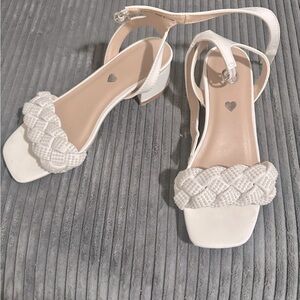 Kids dress shoes, worn once as a flower girl size 3